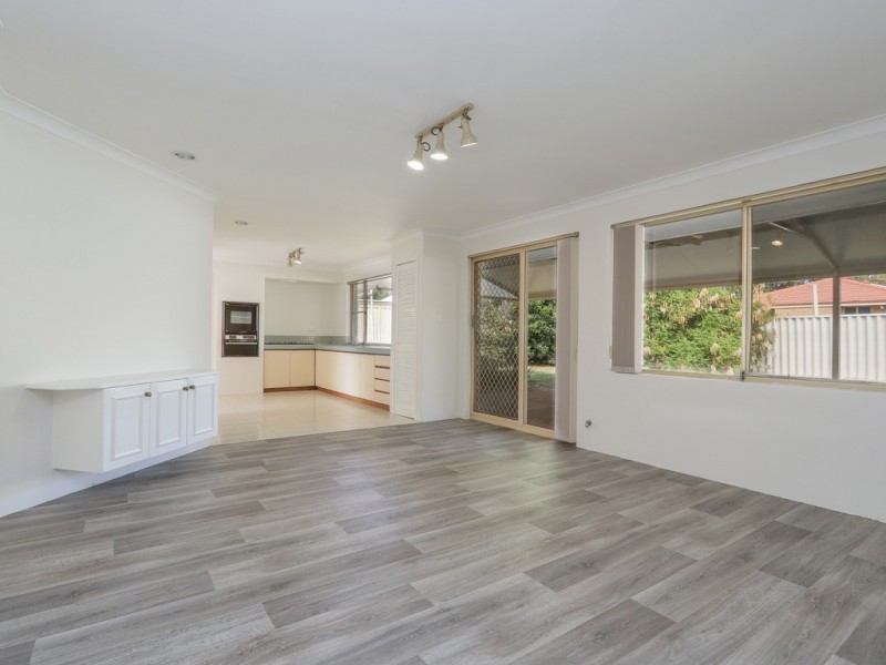 12 Timbercrest Road, Thornlie WA 6108