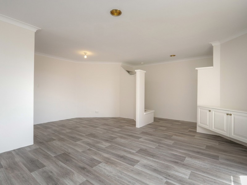 12 Timbercrest Road, Thornlie WA 6108