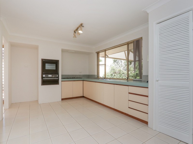 12 Timbercrest Road, Thornlie WA 6108