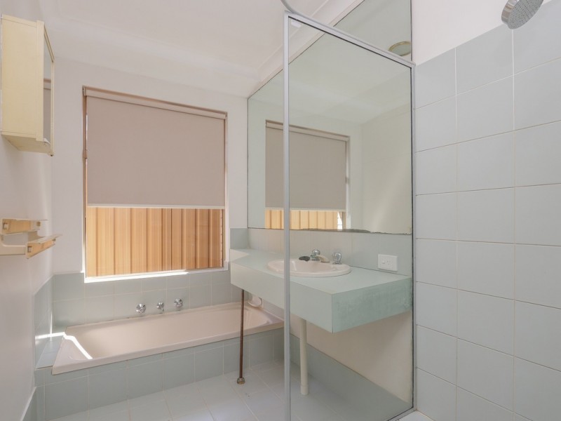 12 Timbercrest Road, Thornlie WA 6108