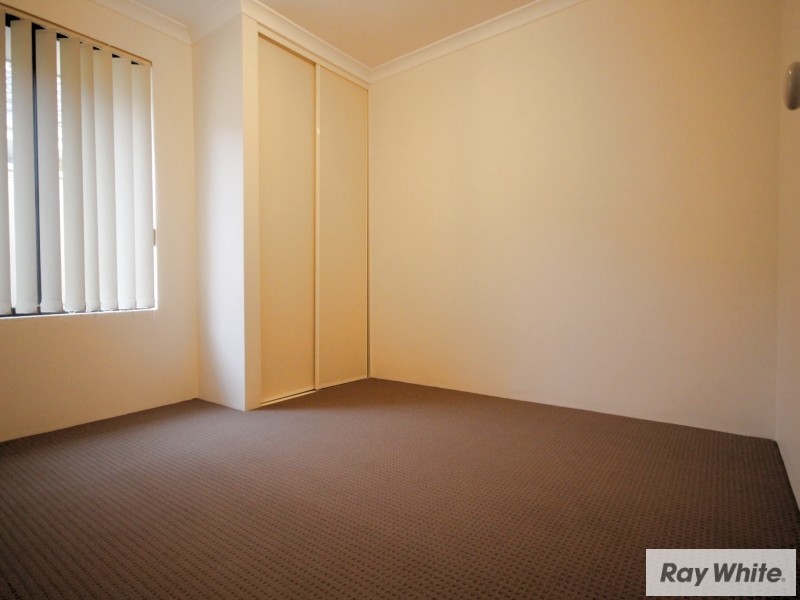 3/11 Norbertine Close, Queens Park WA 6107