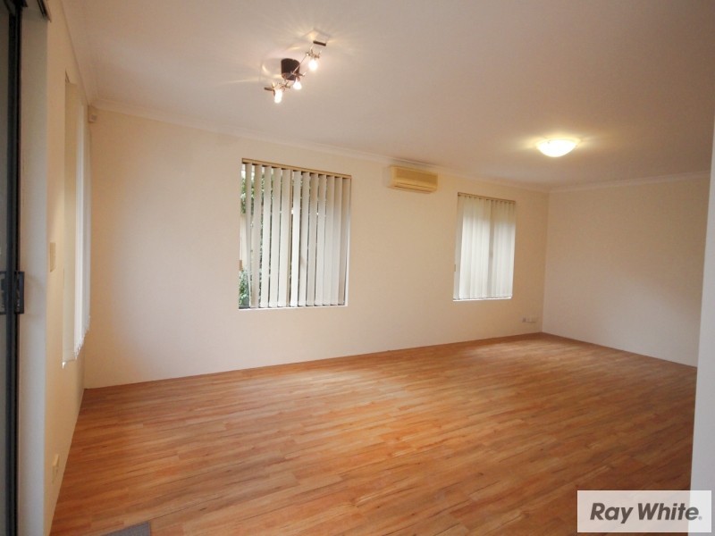 3/11 Norbertine Close, Queens Park WA 6107