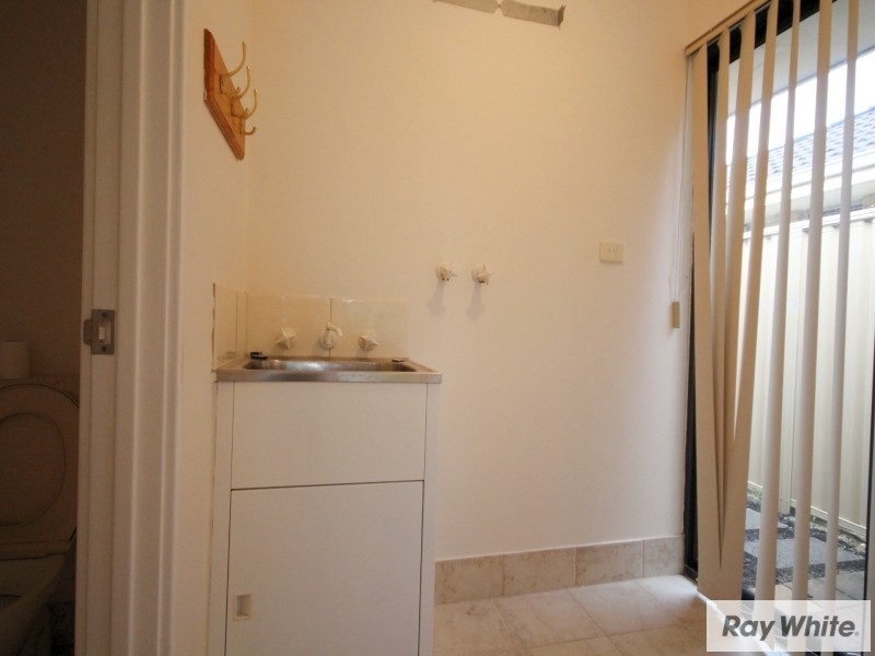 3/11 Norbertine Close, Queens Park WA 6107