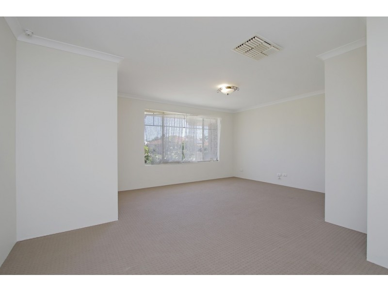 18 Schaffers Place, Thornlie WA 6108