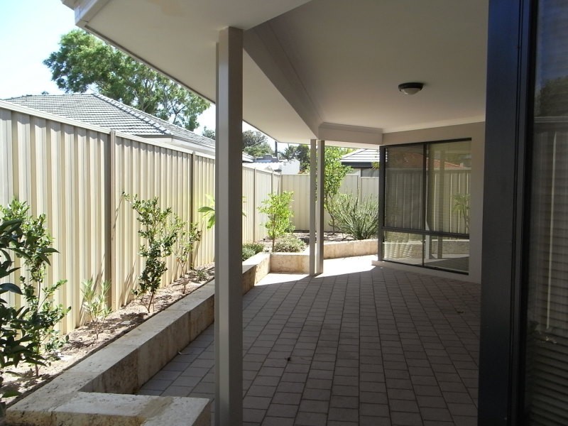 11 Palmerston Street, St James WA 6102