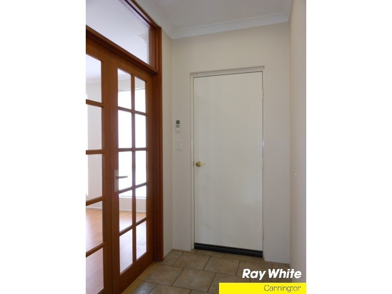 12 Walton Street, Queens Park WA 6107