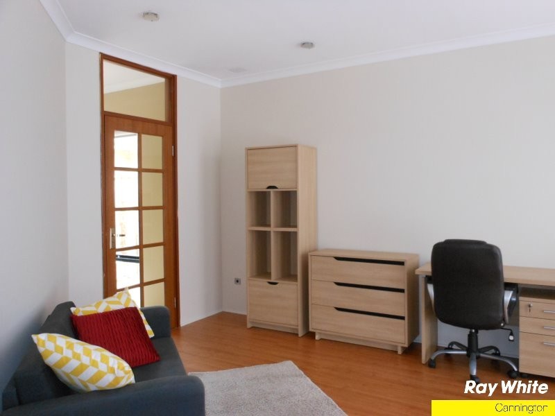 12 Walton Street, Queens Park WA 6107