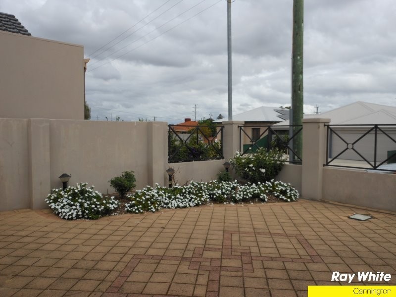 12 Walton Street, Queens Park WA 6107