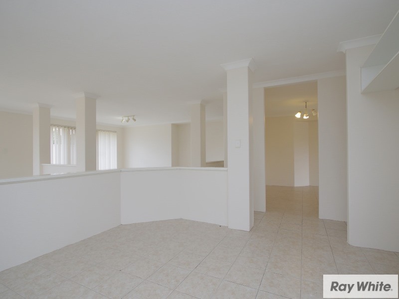 15 Mary McKillop Glen, Queens Park WA 6107