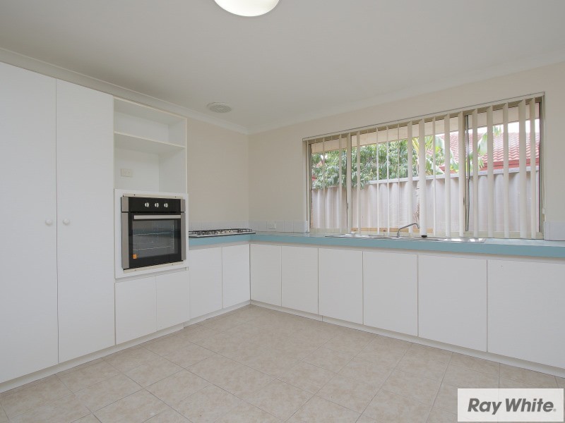 15 Mary McKillop Glen, Queens Park WA 6107