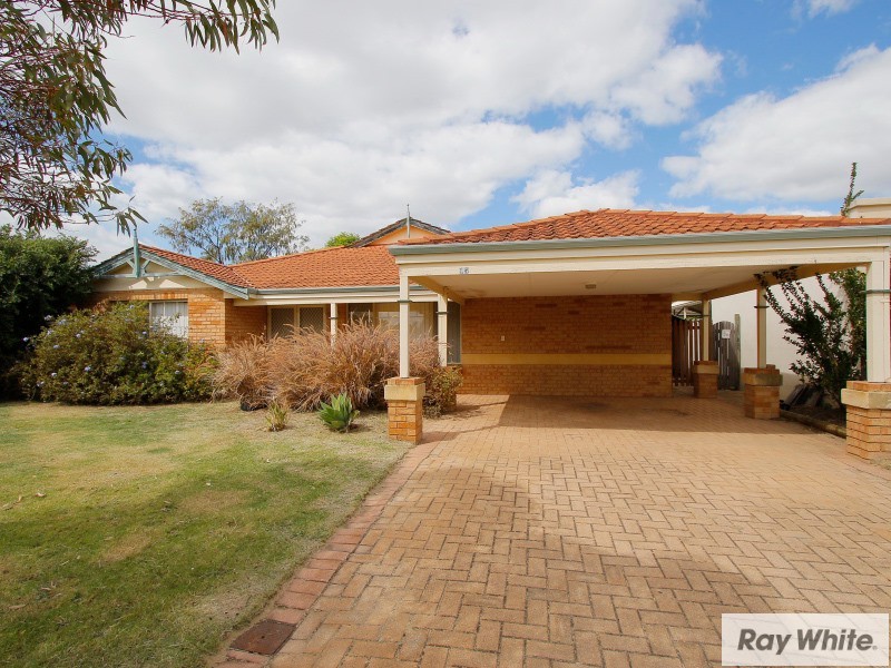15 Mary McKillop Glen, Queens Park WA 6107