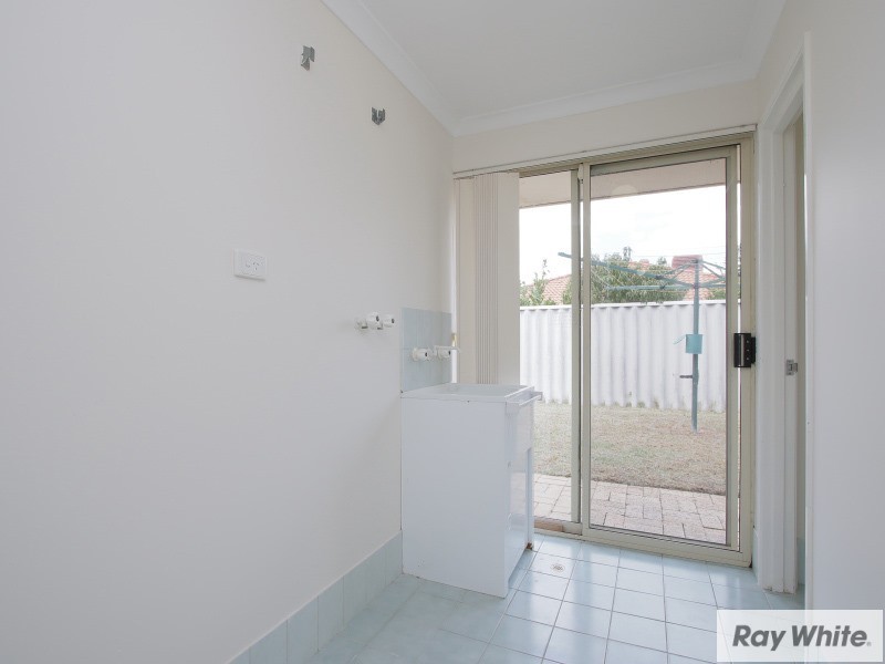 15 Mary McKillop Glen, Queens Park WA 6107