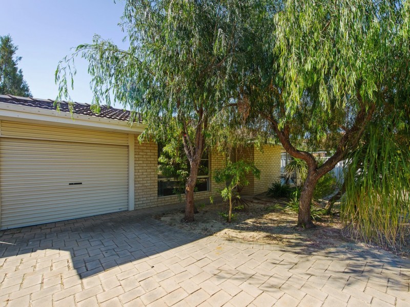 23 Lansing Street, Queens Park WA 6107