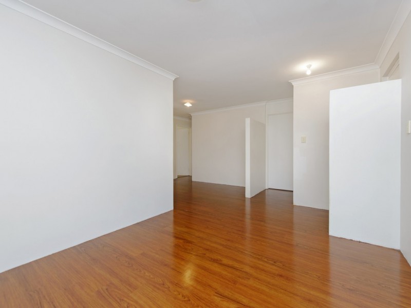 23 Lansing Street, Queens Park WA 6107