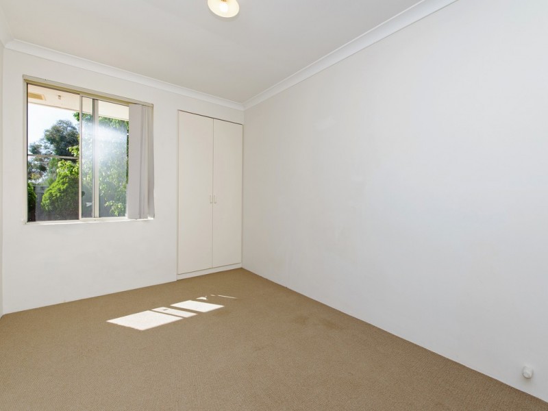 23 Lansing Street, Queens Park WA 6107