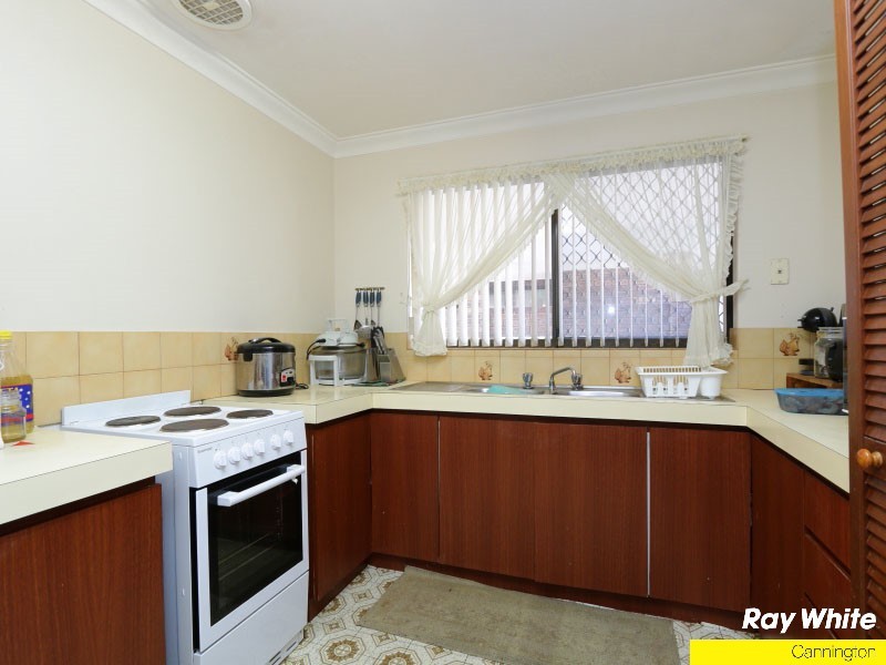 31 Dealy Close, Cannington WA 6107