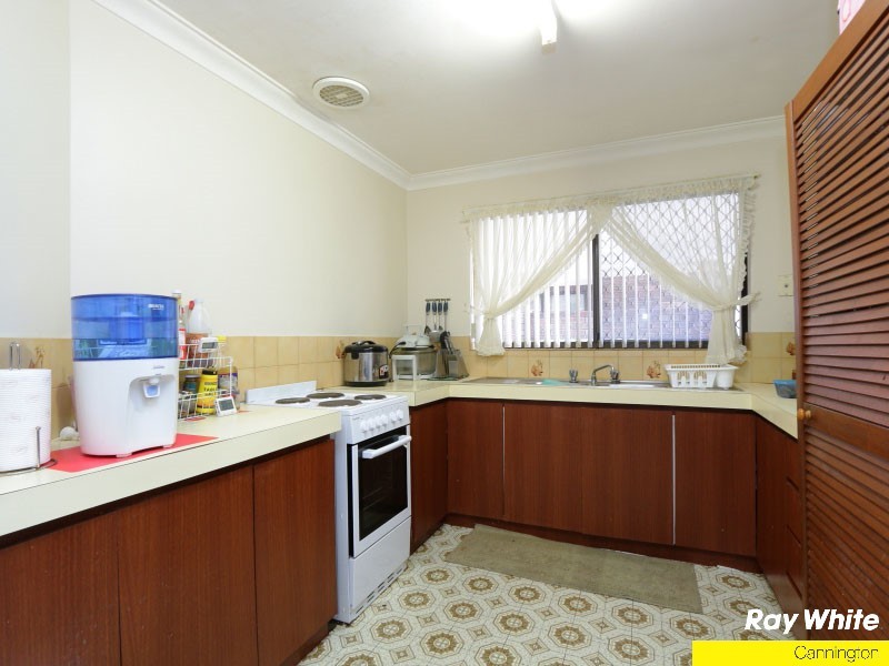 31 Dealy Close, Cannington WA 6107