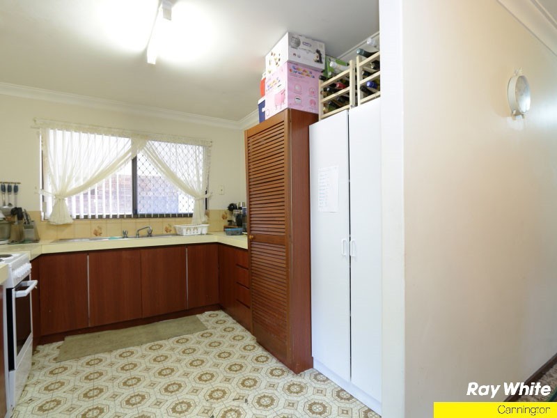 31 Dealy Close, Cannington WA 6107
