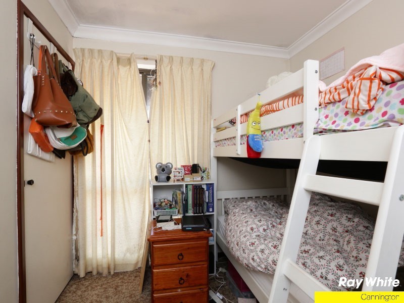 31 Dealy Close, Cannington WA 6107