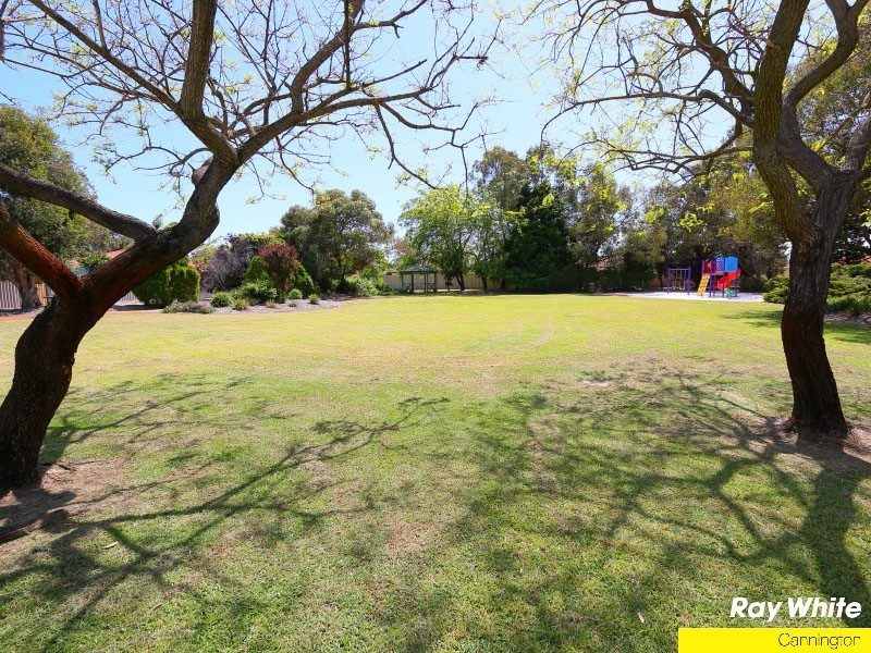 31 Dealy Close, Cannington WA 6107