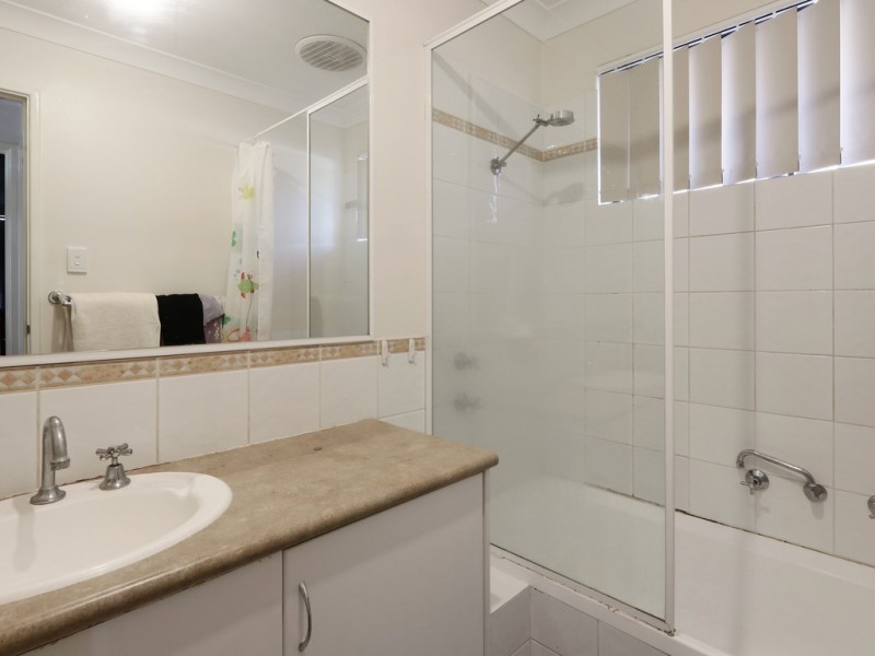 57 Centre Street, Queens Park WA 6107