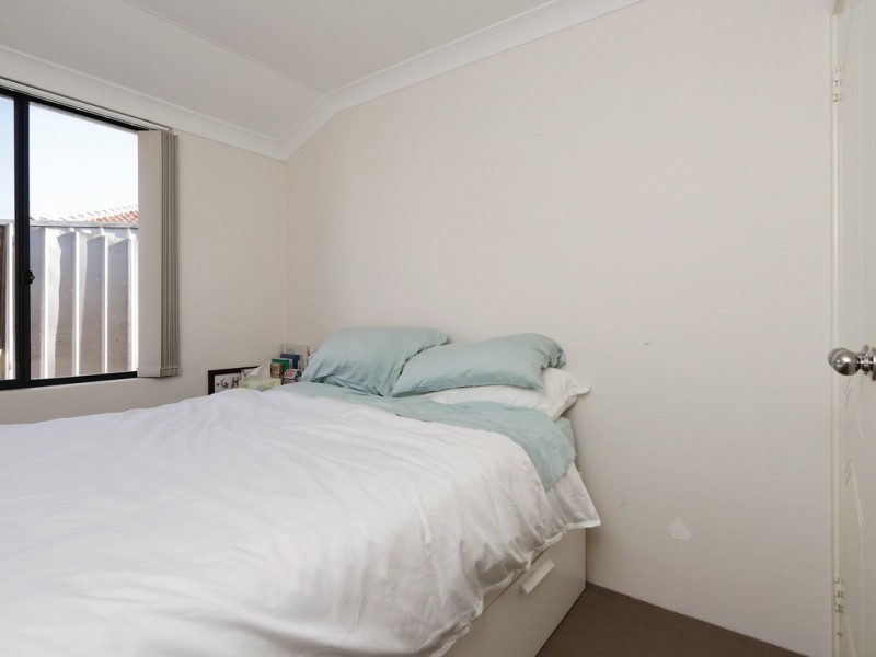 57 Centre Street, Queens Park WA 6107