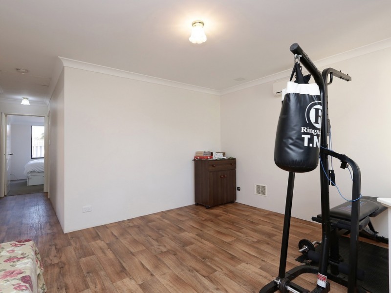 57 Centre Street, Queens Park WA 6107