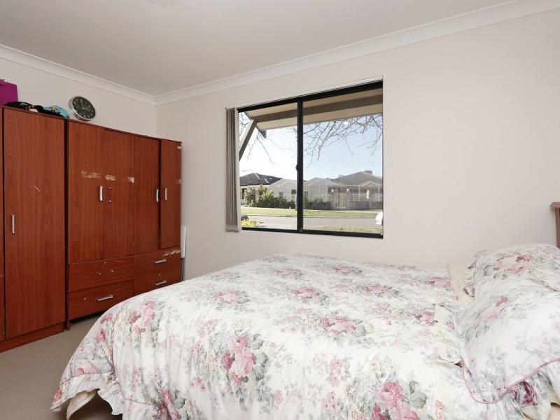 57 Centre Street, Queens Park WA 6107