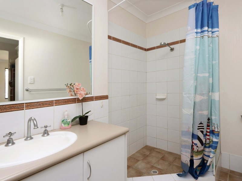 57 Centre Street, Queens Park WA 6107