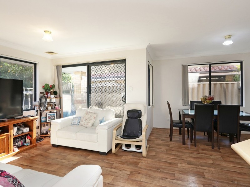 57 Centre Street, Queens Park WA 6107