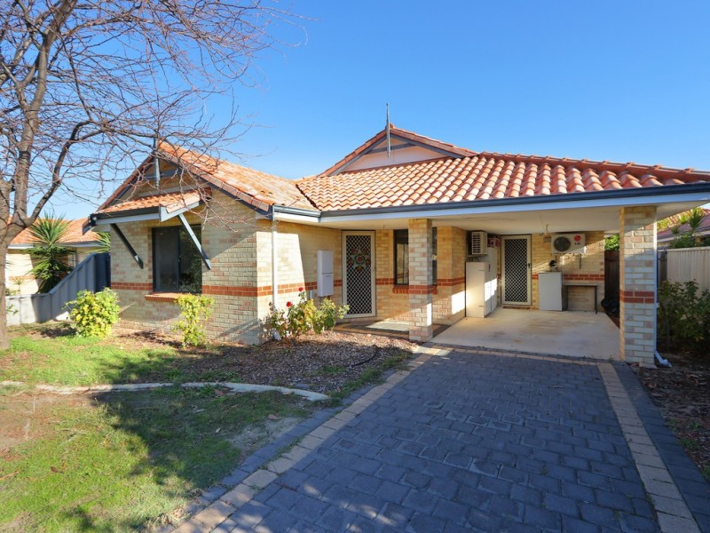 57 Centre Street, Queens Park WA 6107