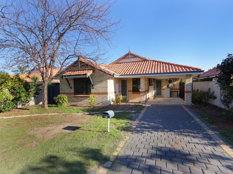 57 Centre Street, Queens Park WA 6107