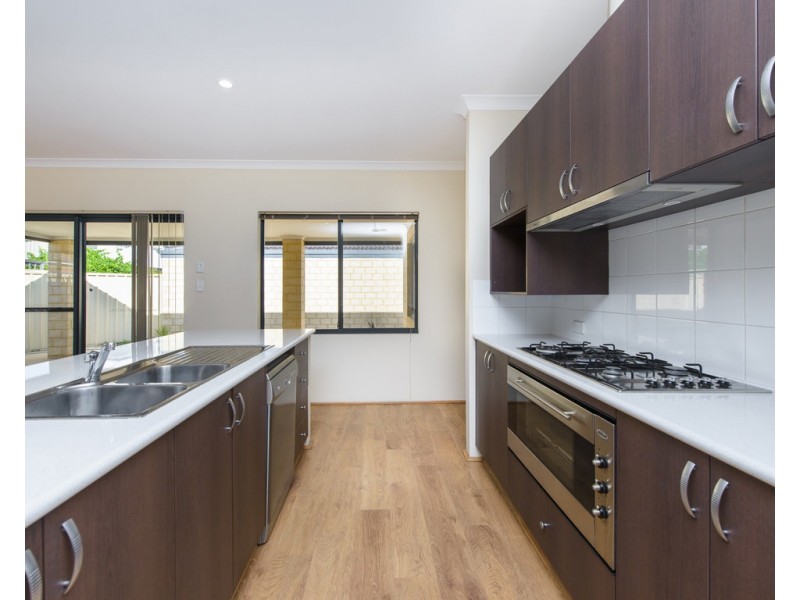 39 Fitzroy Street, Queens Park WA 6107
