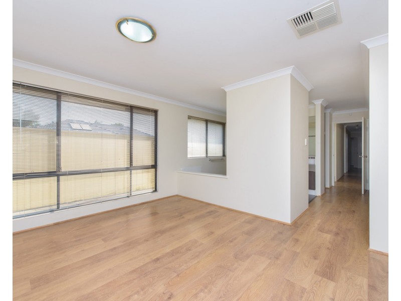 39 Fitzroy Street, Queens Park WA 6107