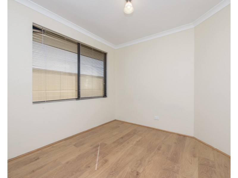 39 Fitzroy Street, Queens Park WA 6107