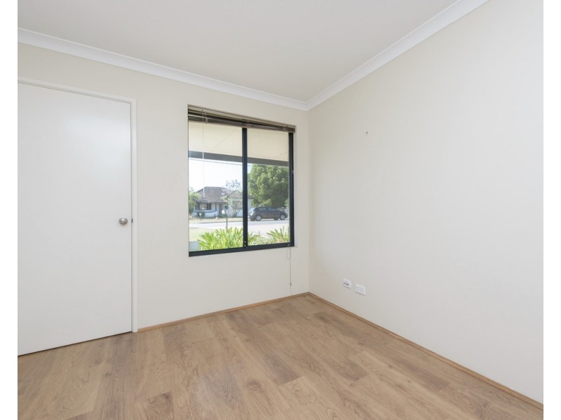 39 Fitzroy Street, Queens Park WA 6107