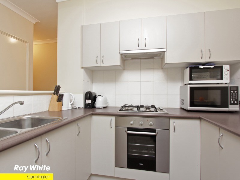 9/17 Southdown Place, Thornlie WA 6108