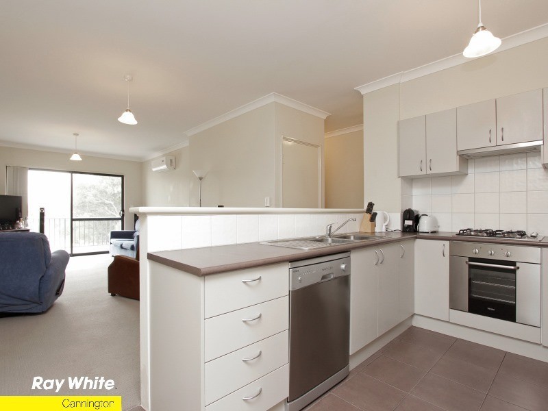 9/17 Southdown Place, Thornlie WA 6108
