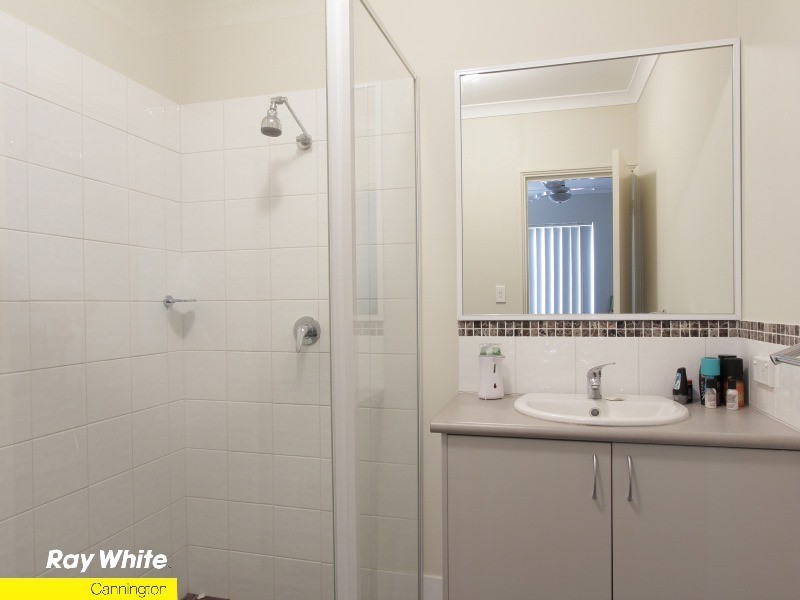 9/17 Southdown Place, Thornlie WA 6108