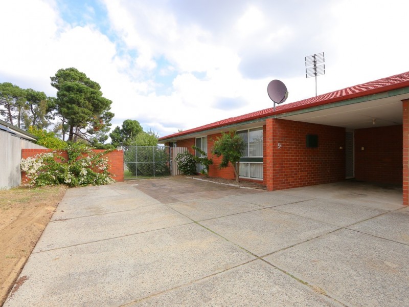 5B Luyer Avenue, East Cannington WA 6107