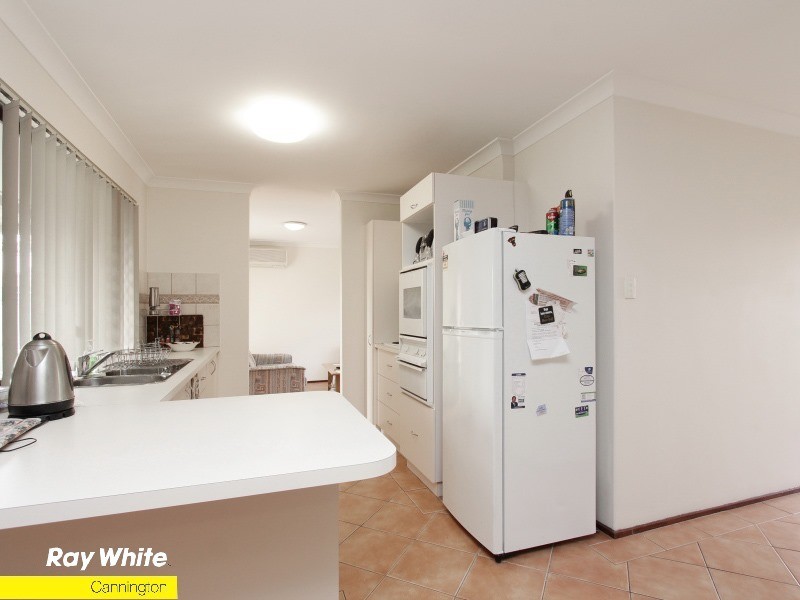 9 Ningaloo Way, Thornlie WA 6108