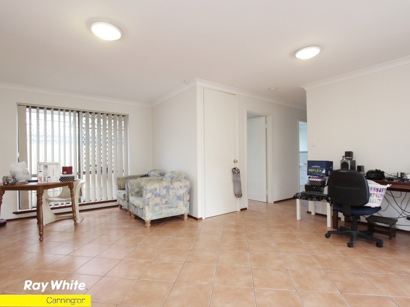 9 Ningaloo Way, Thornlie WA 6108