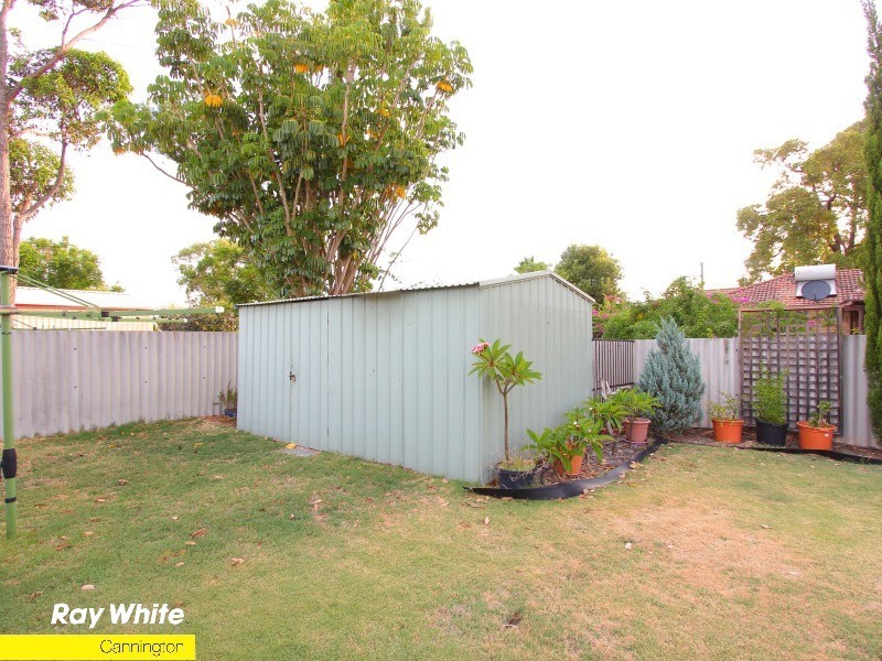 9 Ningaloo Way, Thornlie WA 6108