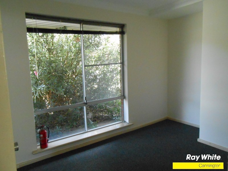 2B Leslie Street, Cannington WA 6107