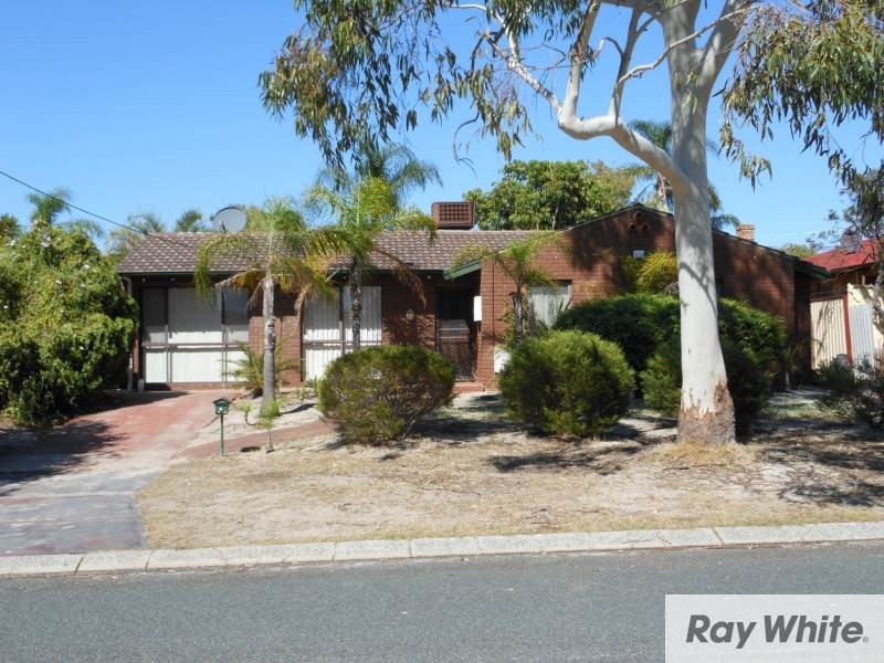 4 Greenway Avenue, Thornlie WA 6108