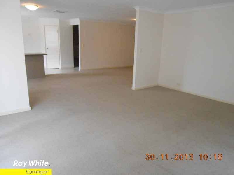 37 St John Road, Wattle Grove WA 6107