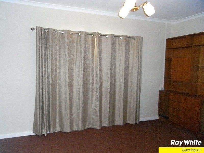 36 Cross Street, Queens Park WA 6107