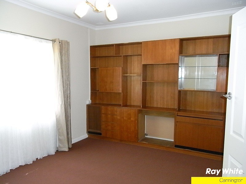 36 Cross Street, Queens Park WA 6107