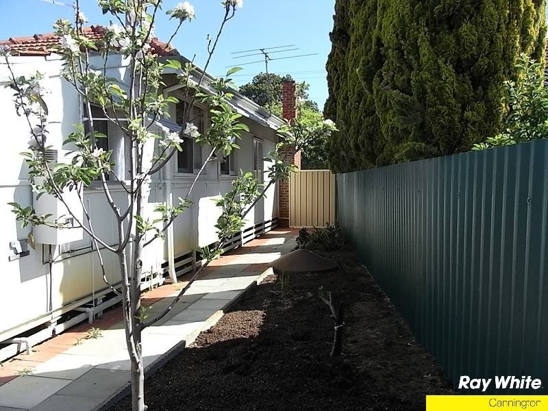 36 Cross Street, Queens Park WA 6107