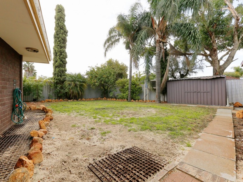 8 Meteor Street, Beckenham WA 6107